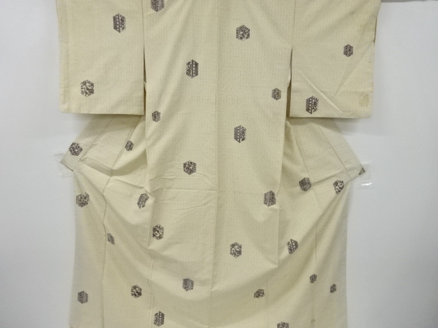 アンティーク　亀甲に花更紗模様手織り紬着物